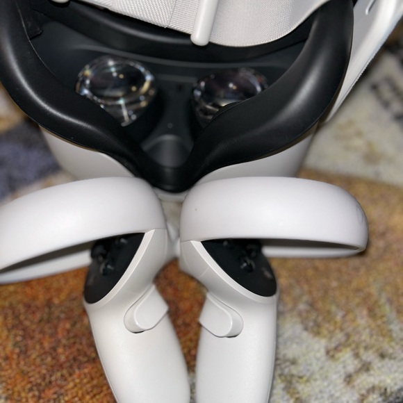 Oculus Quest 2 Complete set - Picture 2 of 3